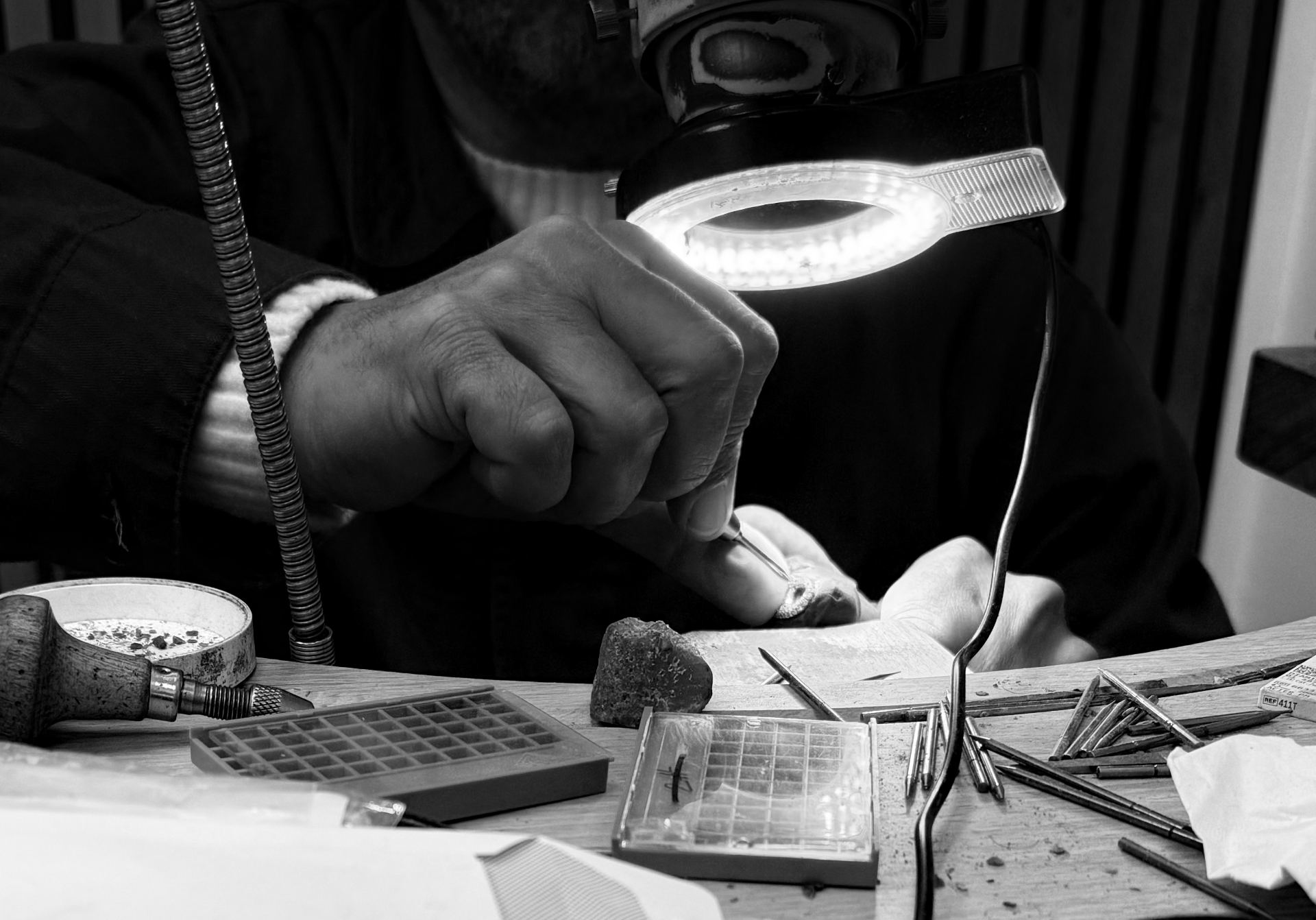 Mains d'Alexandrine au travail